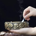 Aschenbecher Totenkopf Rund