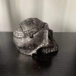 Totenkopf Aschenbecher schwarz