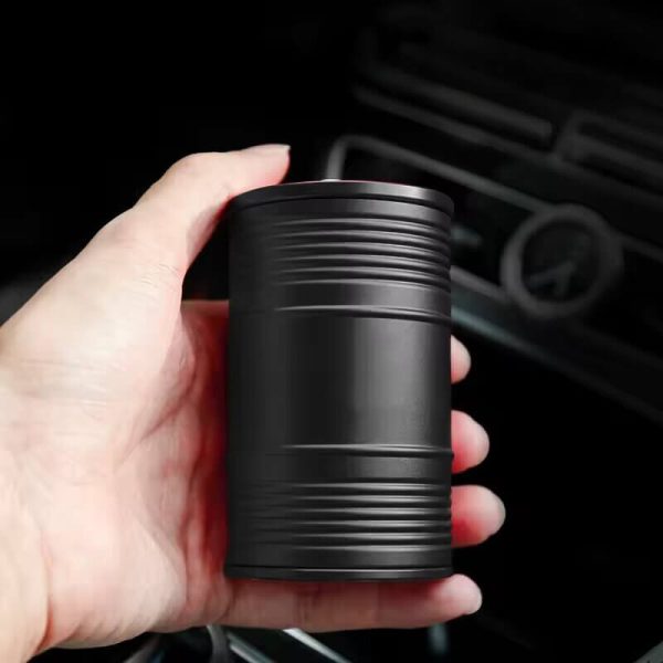 Autoaschenbecher aus Metall